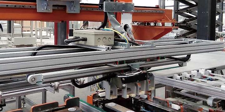 光伏組件制造設(shè)備-自動裝框機(jī)